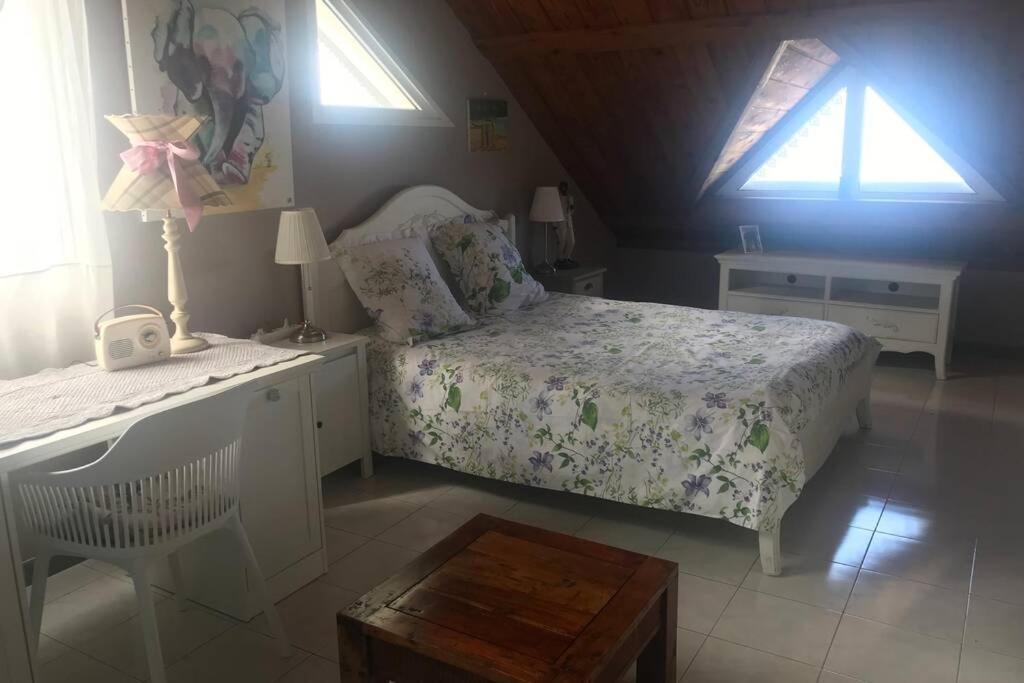 St Leu -Villa d'artiste, superbe vue mer, piscine chauffée Saint-Leu Esterno foto